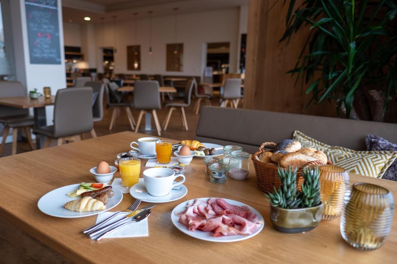 Rebhan'S Business Und Wellness Hotel Neukenroth Bagian luar foto